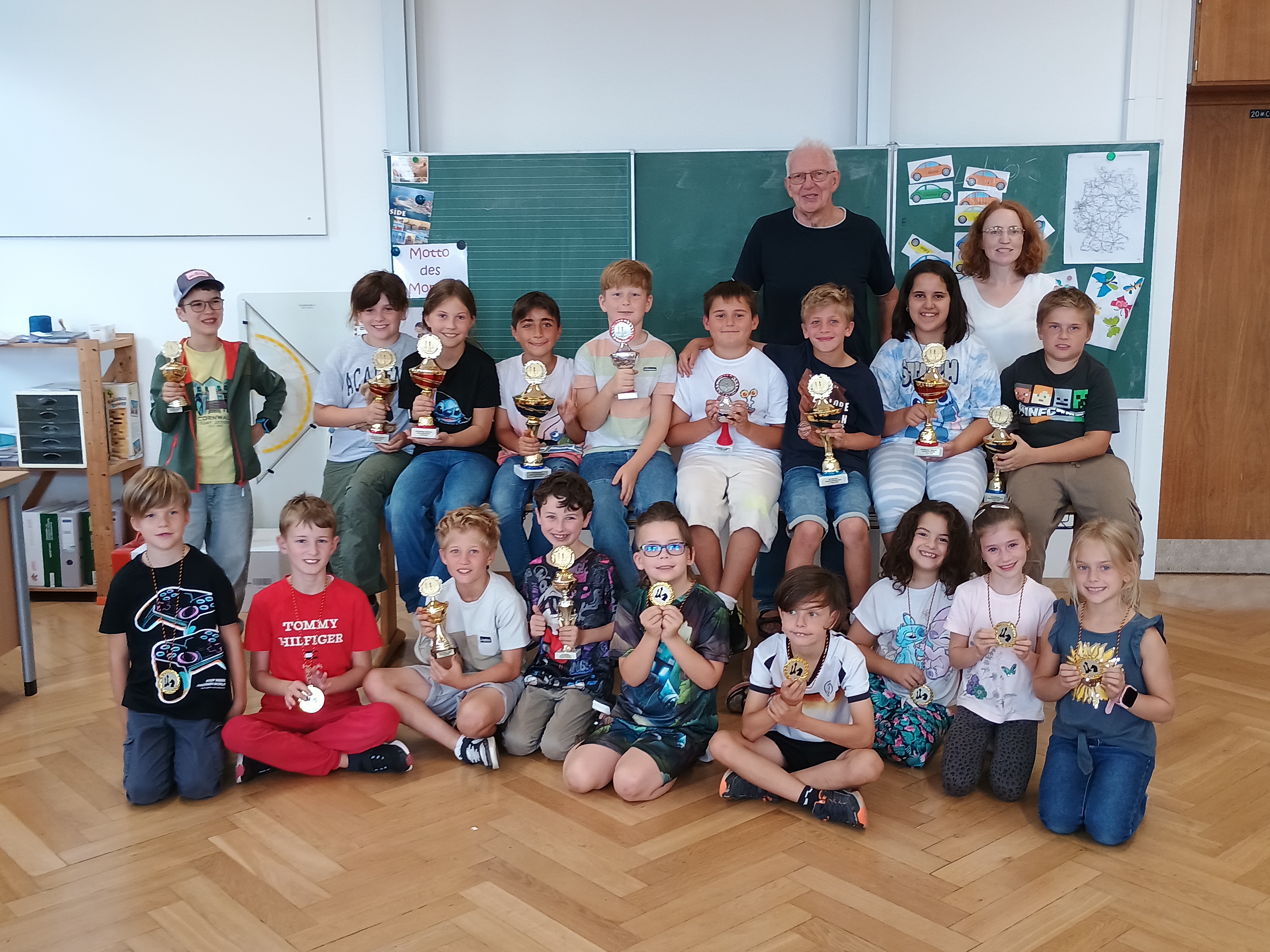 24 25 Schul Schachmeisterschaft Gruppenfoto