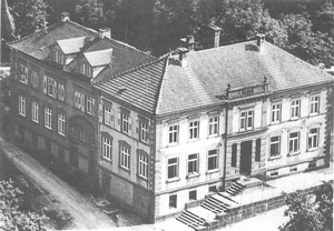 Schulhaus im Jahr 1912